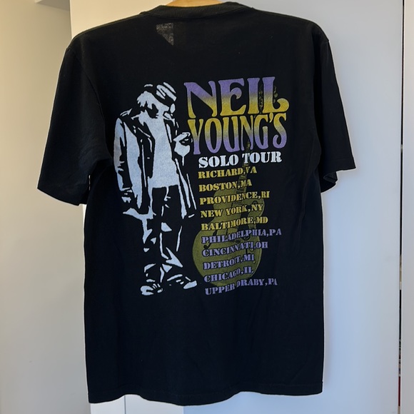 Neil Young Solo Tour 2011 Shirt Size Medium - Picture 3 of 5